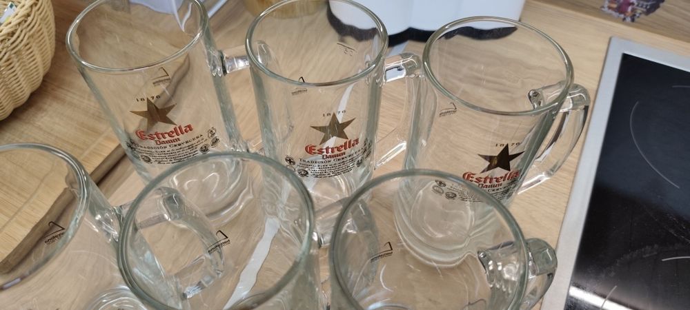 Set de 5 halbe originale Estrella Damm/Spania / Barcelona , puțin util