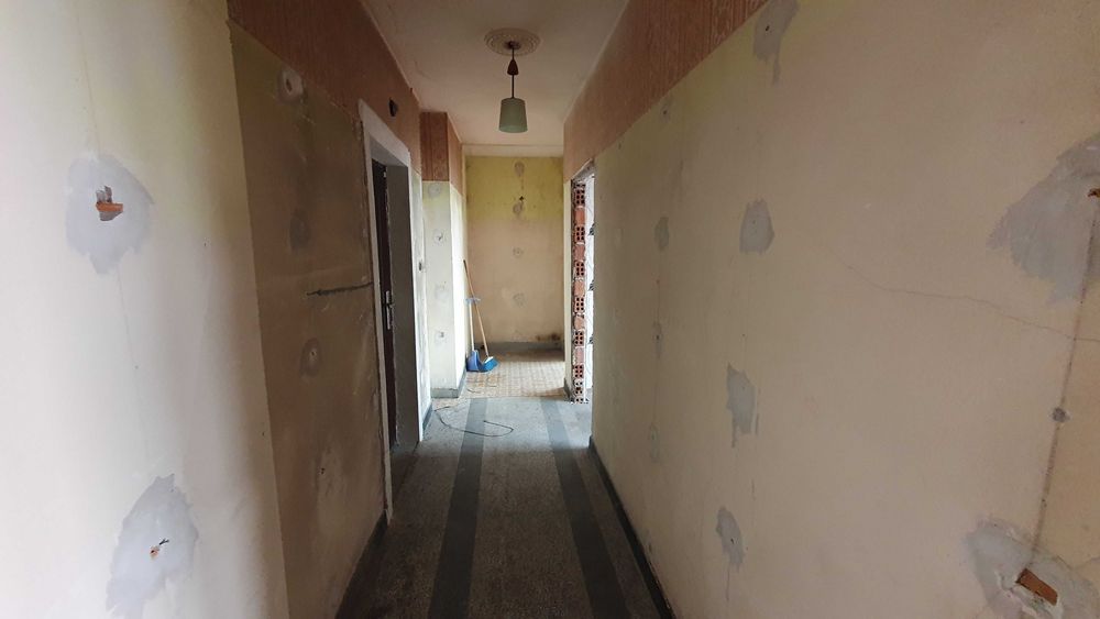 Продавам двустаен тухлен център