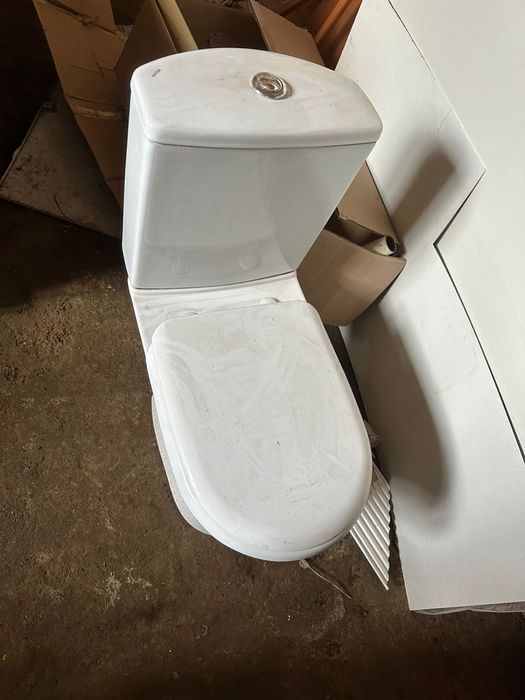 Унитаз . В отличном  состоянии