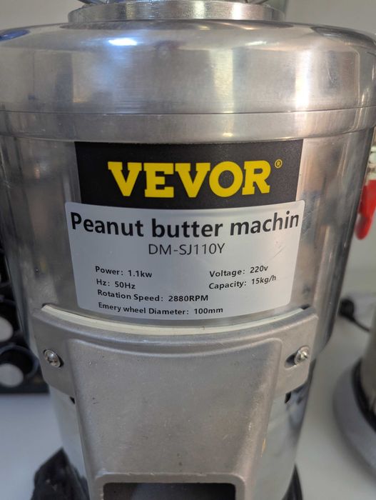 Mașină/aparat de făcut unt/cremă de arahide sau alte nuci