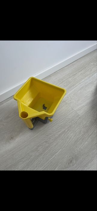 Caseta plastic galbena
