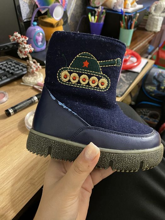 Продам детские зимние сапожки