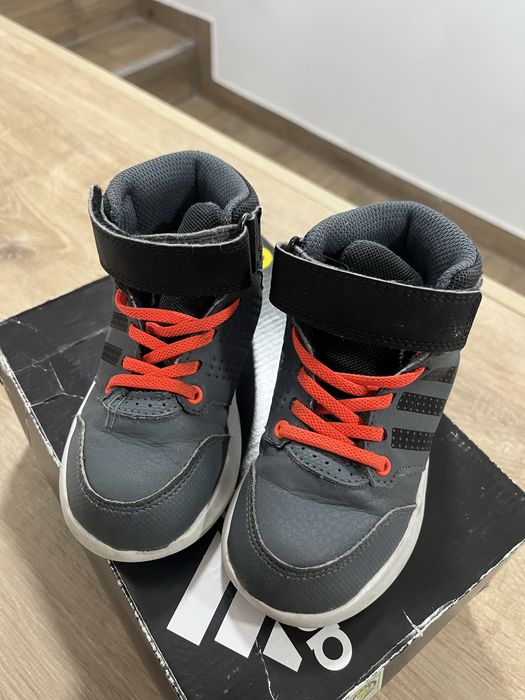 Бебешки кецове Adidas