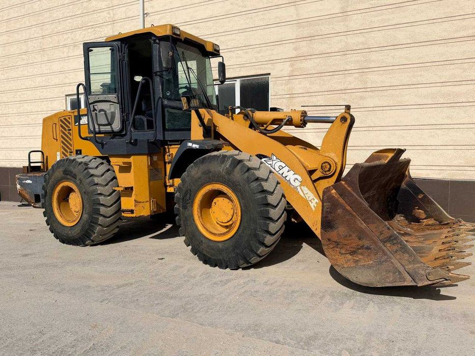 Фронтальный погрузчик XCMG LW500FN