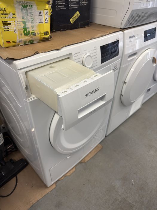 Uscător de rufe cu condensare Siemens WT43N207FF