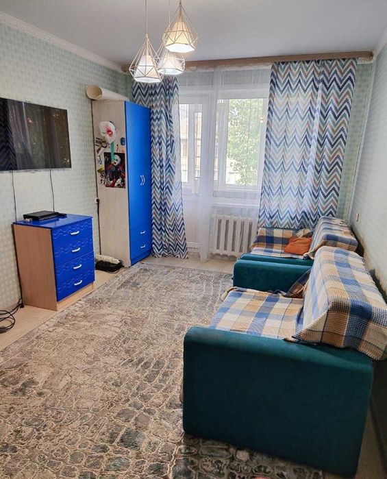 Продается  3 ком кв мкр Строитель