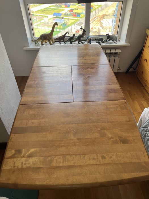 Продам деревянный стол