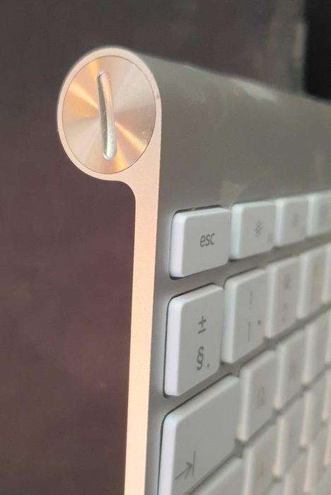 Tastatura MAC, bluetooth