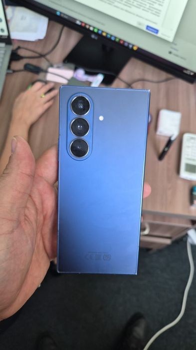 Samsung Fold 7 blue