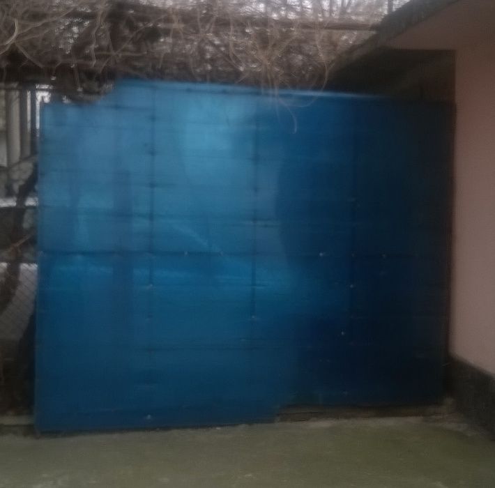 Готов навес от метал и поликарбонат