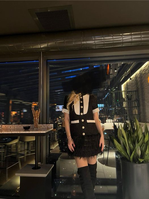 Официална рокля букле с пера