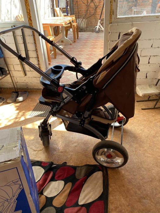 Продам коляску в хорошем состоянии