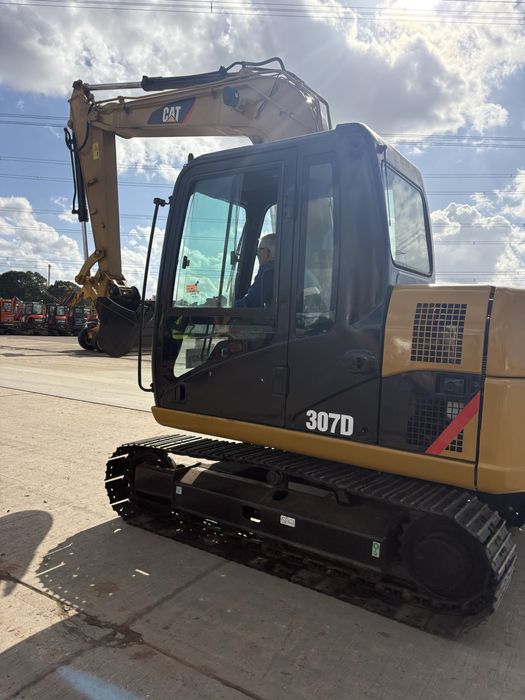 Excavtor Sany si Caterpillar   2026