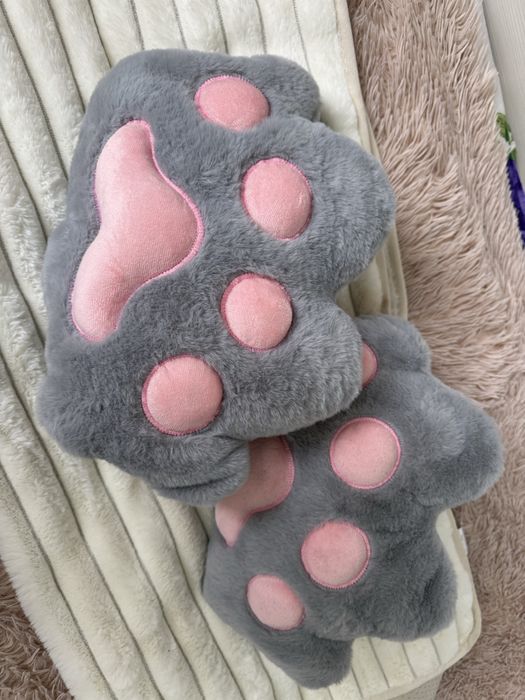 Подушка с пледом