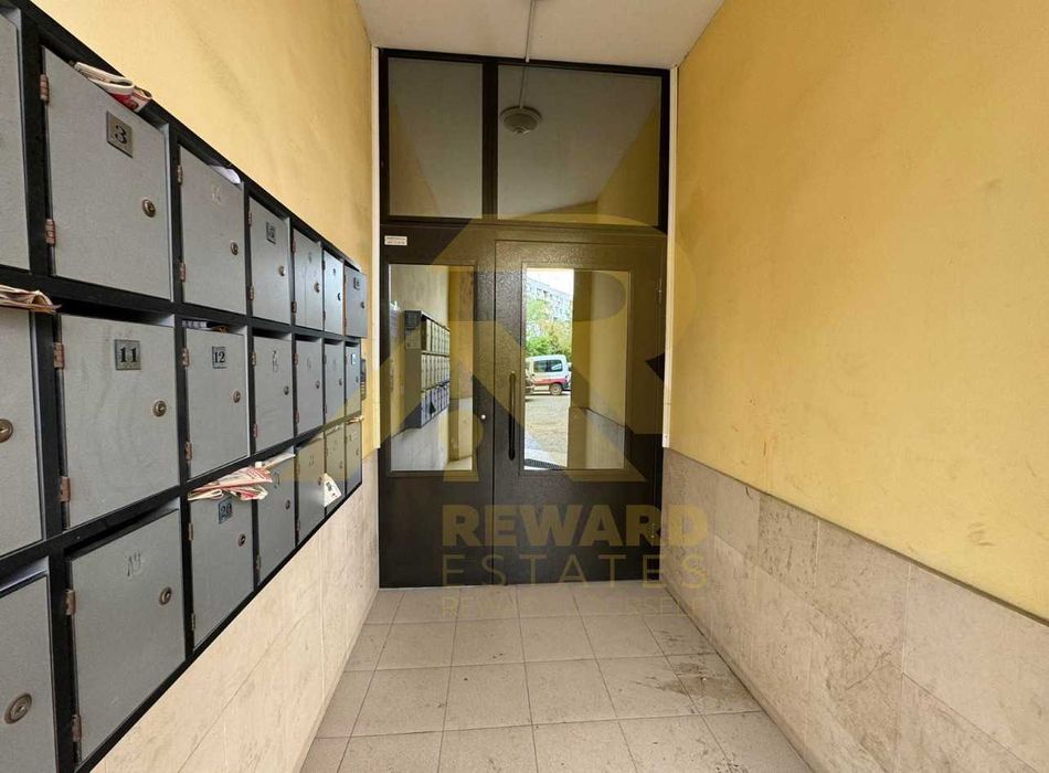 Продава се Двустаен апартамент в София, Левски В - 51 кв.м за 2118 €/кв.м - Снимка #2