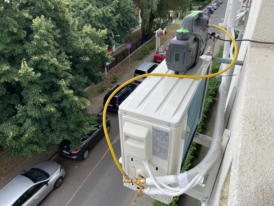 Aer conditionat 12000 btu. Montaj CLIMA, igienizări, mentenanță , încărcări cu freon