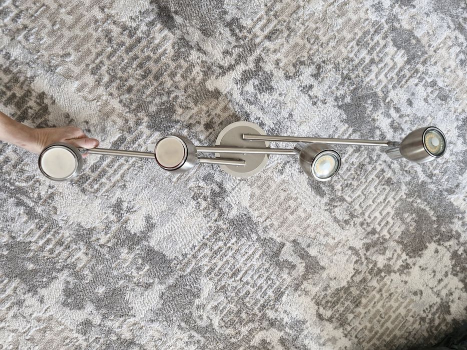 Продаю люстру. Универсальная.