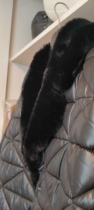 Дълго черно палто без качулка