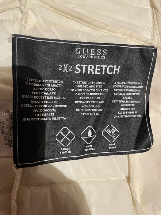 Дамско яке Guess М размер