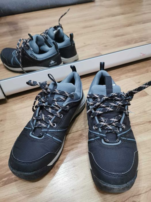 Vand bocanci Quechua pt drumetii, toamna-primavara, nr 38