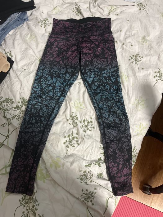 Клинове: nike, hm. Размер S-M