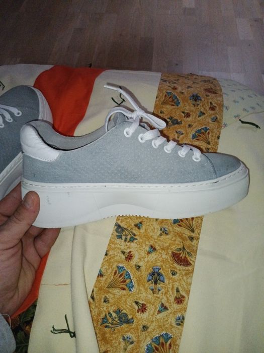 Addidasi o simgura data folosit