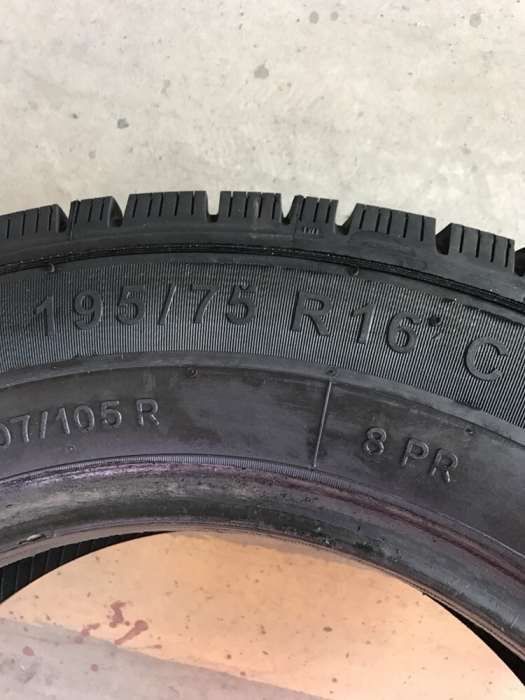 BLACK FRIDAY! Anvelope M+S iarna 195/75 R16C Radburg