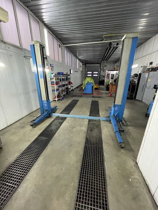 Elevator de vanzare  Ravaglioli Italia 2.7 tone