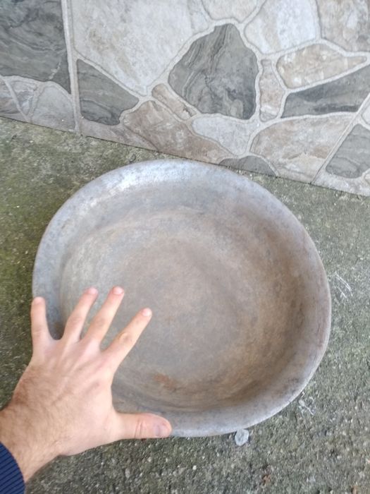 Lighean mare din aluminiu