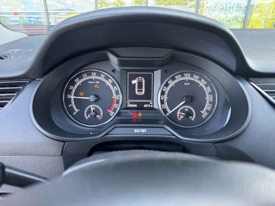 SKODA Octavia 2018 — imagine 3