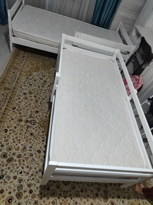 Кровать детская деревянная