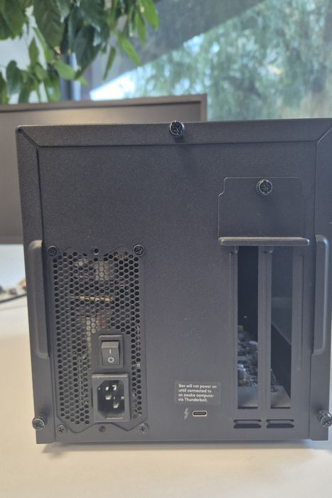Sonnet eGFX Breakaway Box 550 - eGPU Thunderbolt 3, sursă 550W
