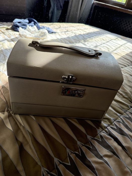 Коженная шкатулка