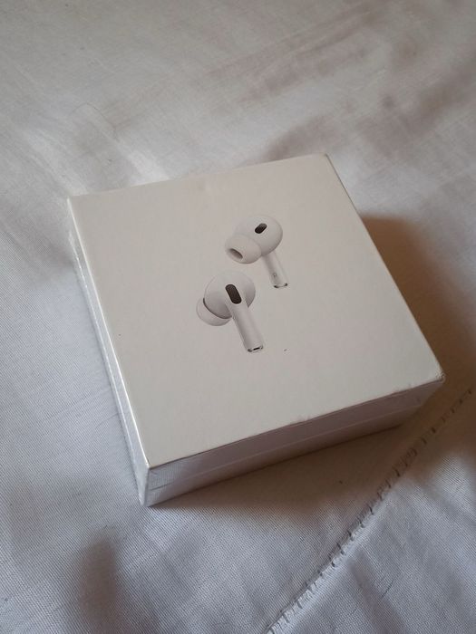 AirPods Pro 3.