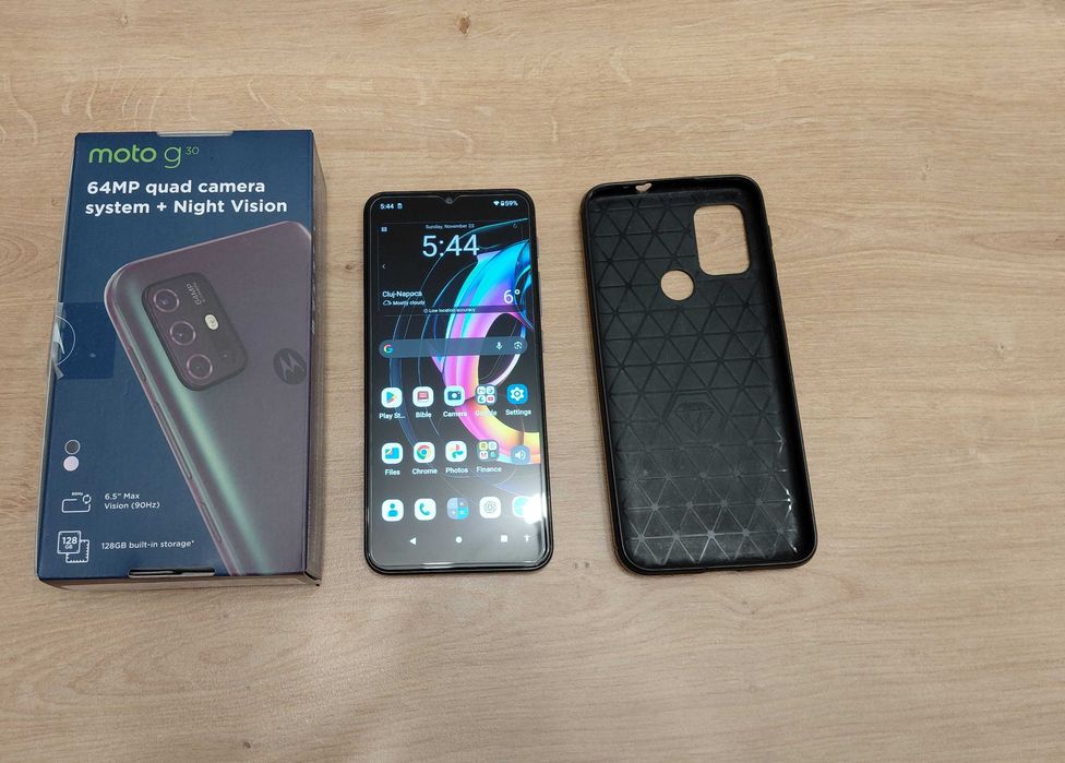 Motorola Moto G30, 6GB RAM, 128GB Stocare, stare exelenta