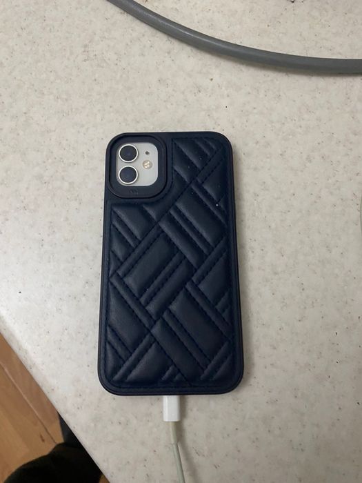 продам айфон 11 64гиг хорошем сост