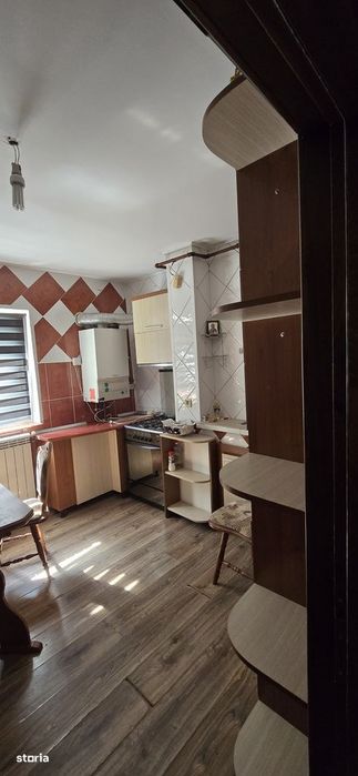 Închiriez 3 camere, Decomandate ,Călugăreni,Et. 1 65 mp