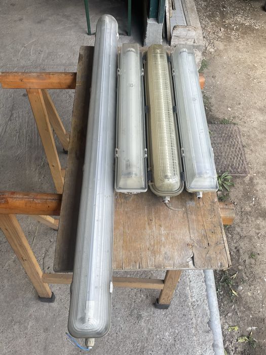 Lampi cu Neoane incluse