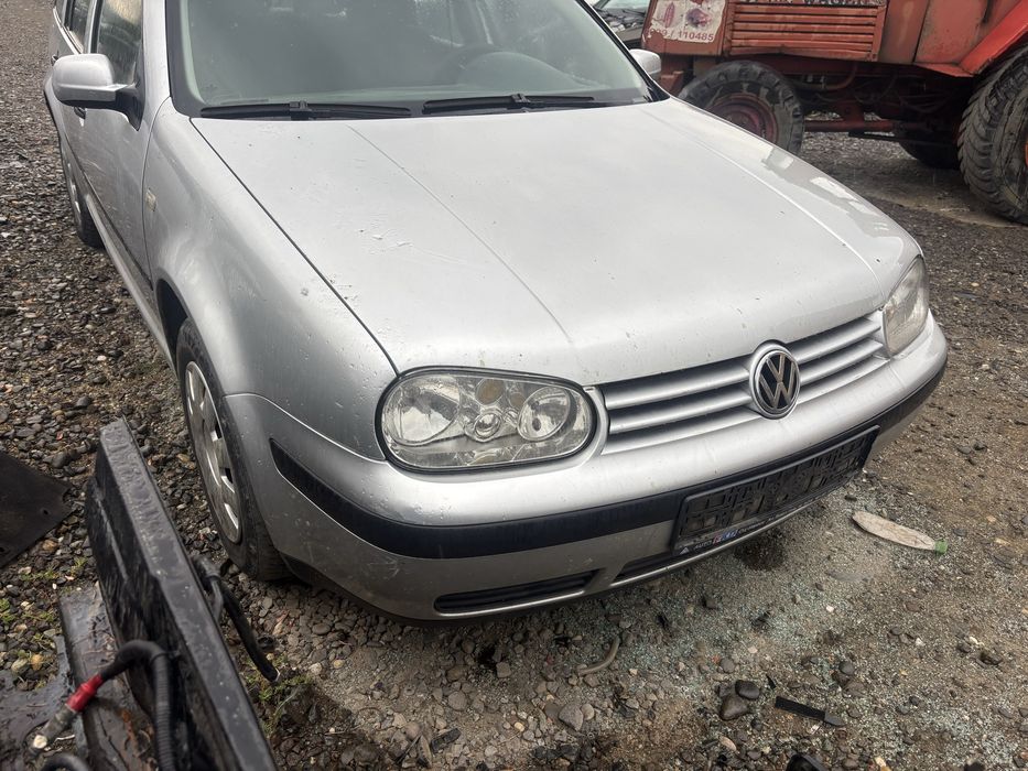 Bara fata Far Capota Haion Volkswagen Golf 4