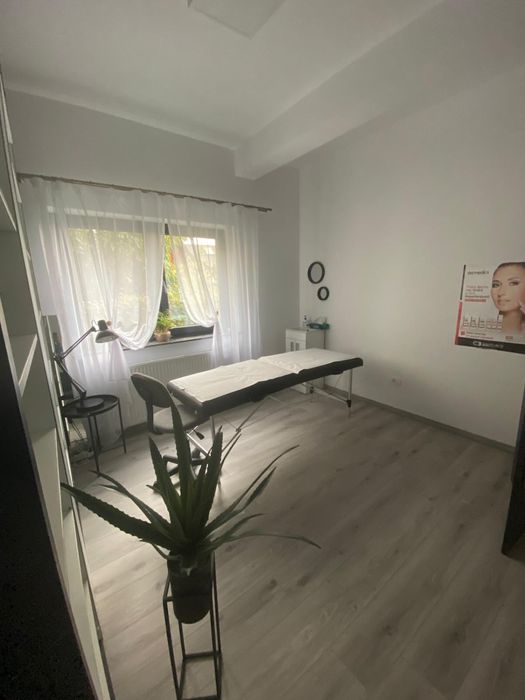 Inchiriez post coafor,  manichiura/pedichiura, tehnician gene,cosmetica/make-up
