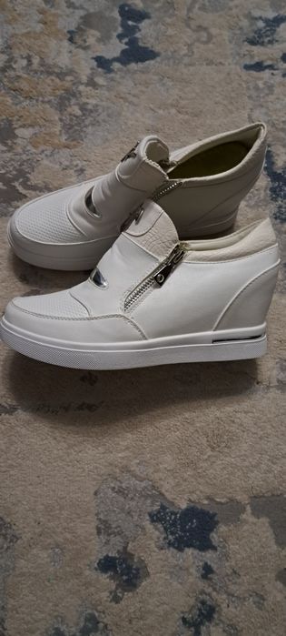 Продам обувь женскую