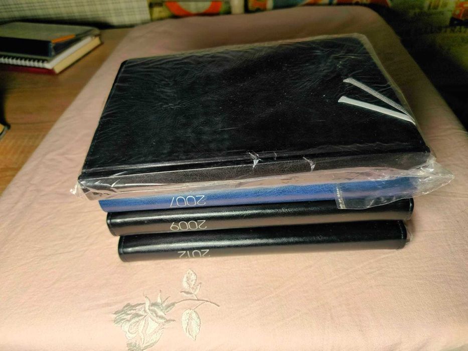 Продам ежедневники 2 штуки