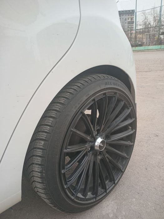 R17 diska balon 205/40 sotiladi