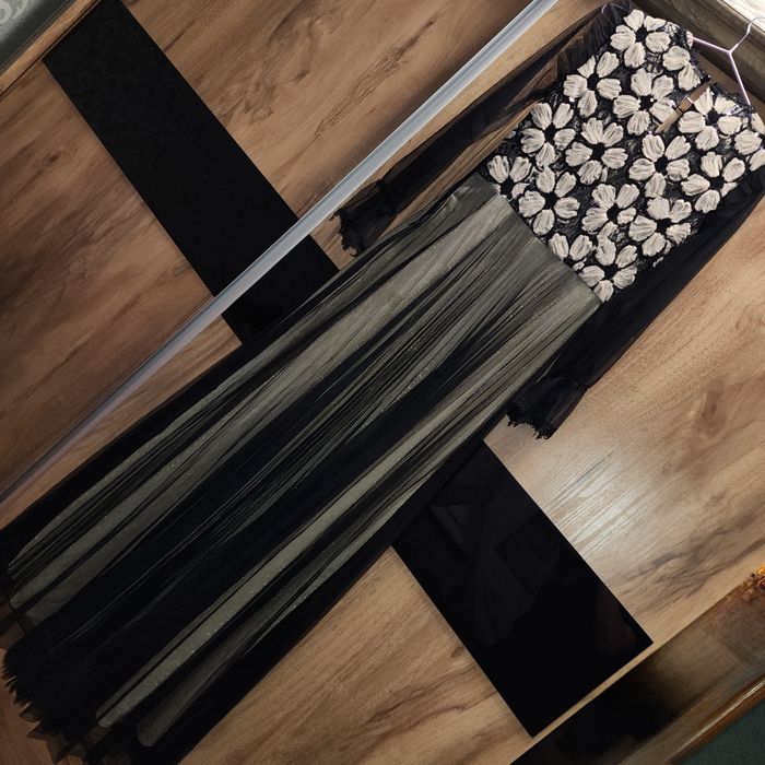 Женское вечернее платье