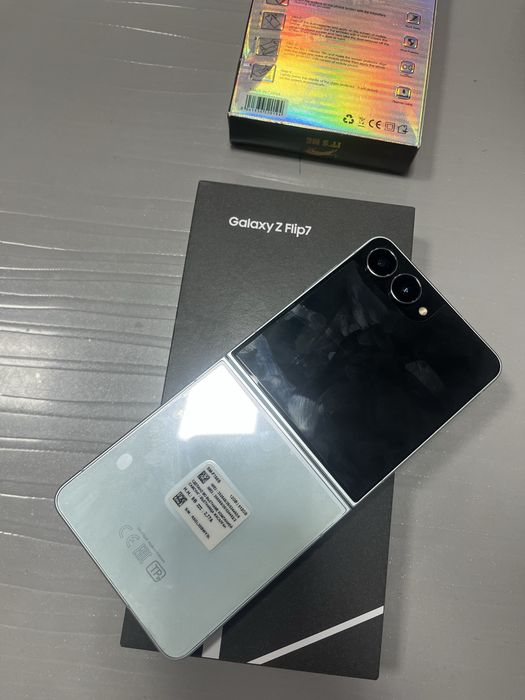 Galaxy  Z  Flip7