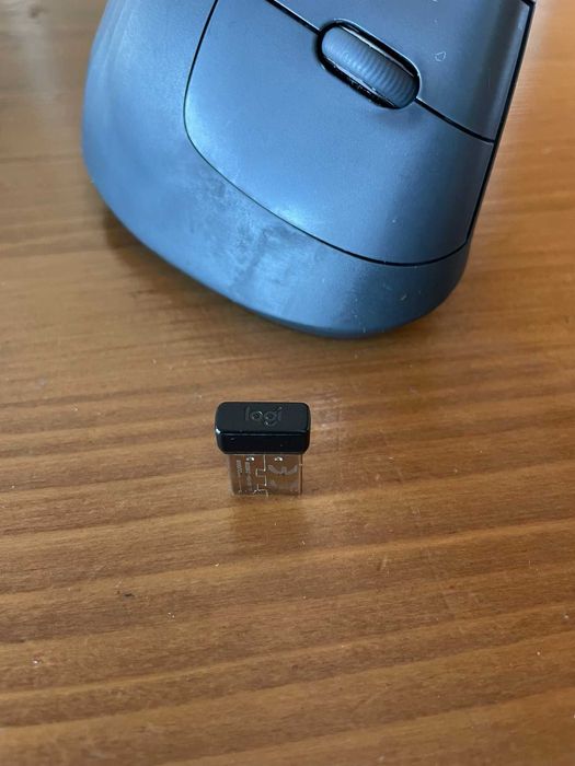 мишка Logitech MX Vertical, wireless, bluetooth, зареждане с USB-C