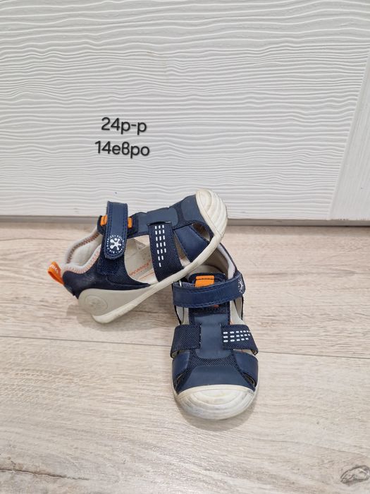 Сандали, маратонки в запазено състояние