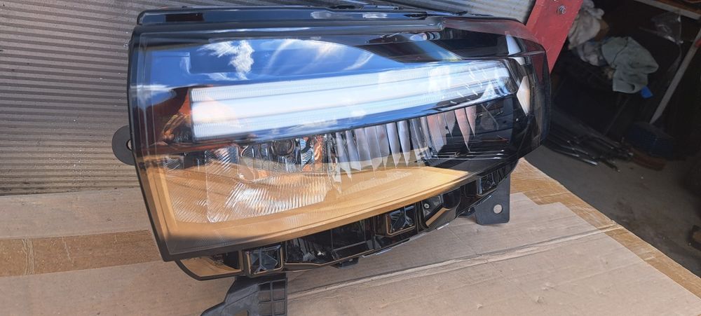 Far stanga led Dacia Duster 3