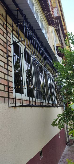 Reshotka naves perila darvoza spalni kozirok avtonaves