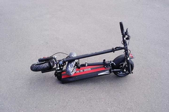 Продам самокат KUGOO M4 Pro